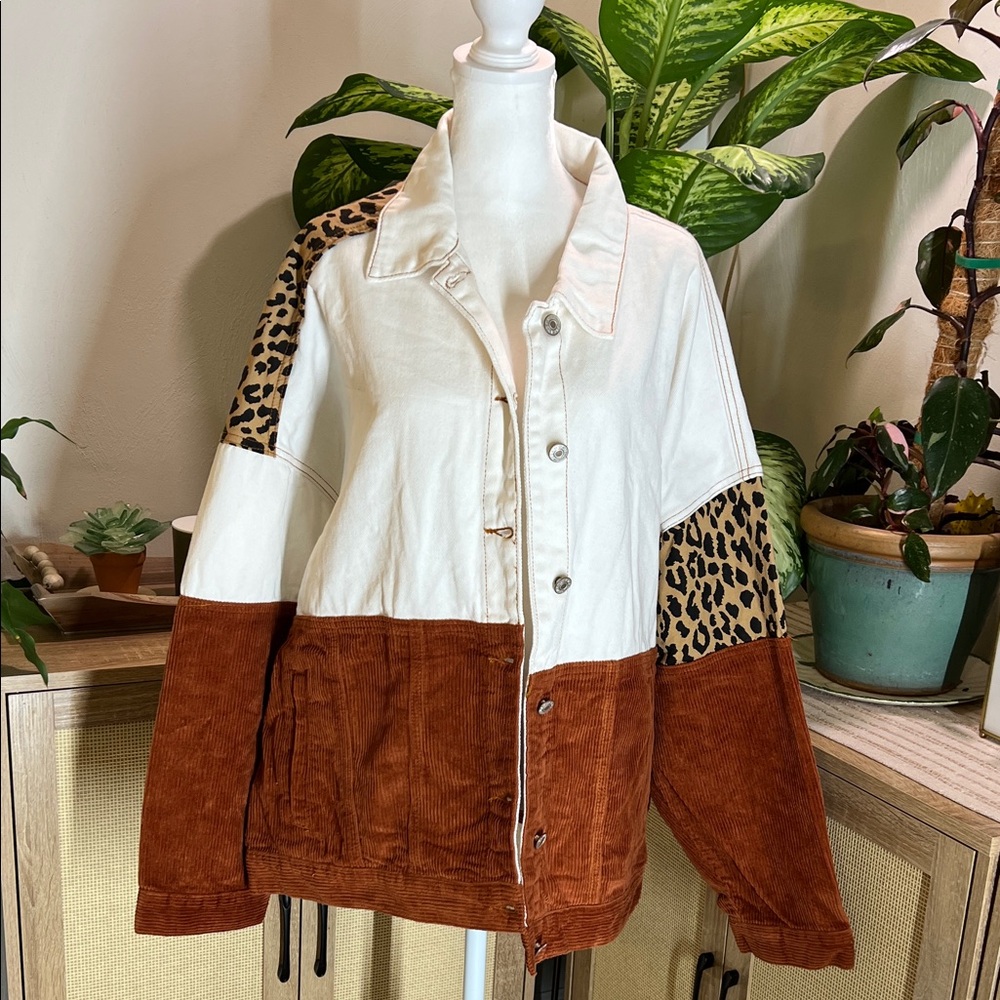 Stylish White and Brown Women's Jacket with Leopard Print
